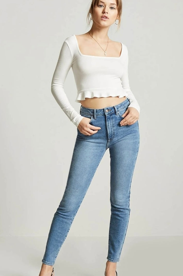 ‘Kenny’ square neck crop top.