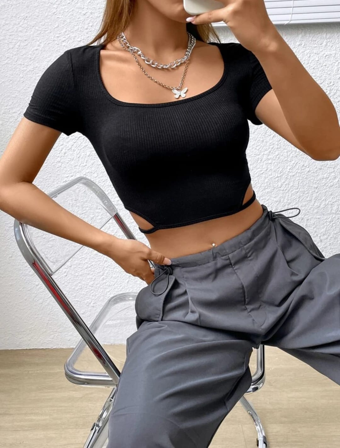 Basic ribbed ‘cut-out’ top.