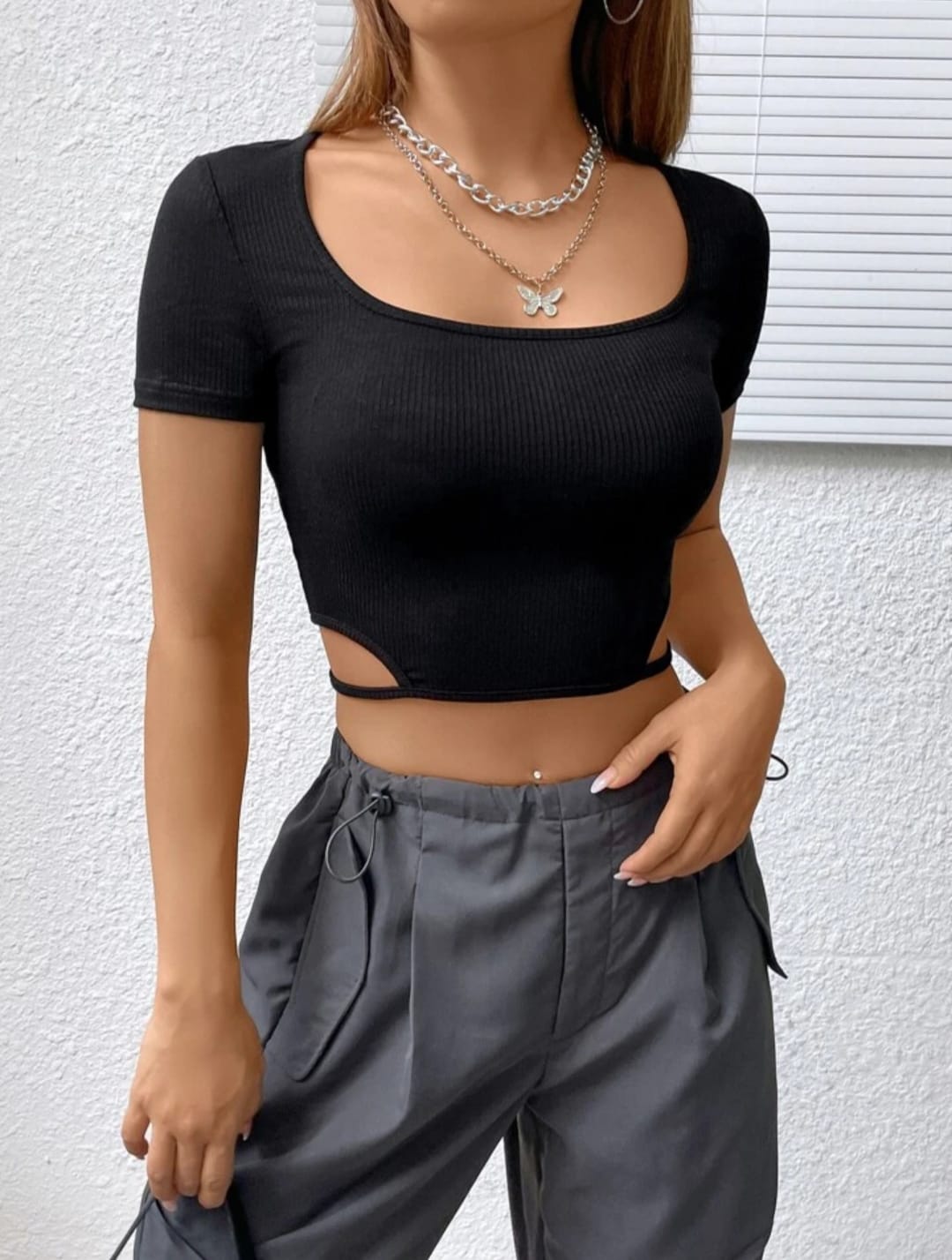 Basic ribbed ‘cut-out’ top.