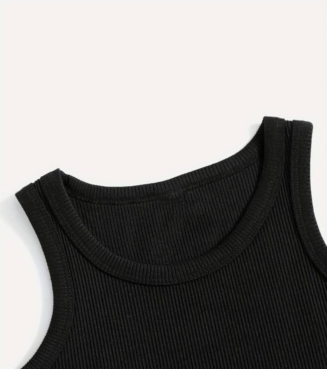 ‘Hello Bee’ ribbed tank top.
