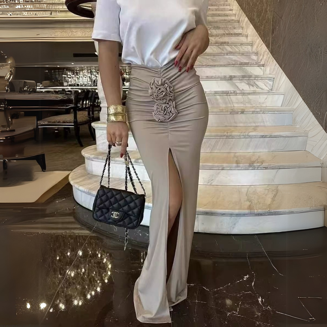 'Celiene' solid slit detail skirt.