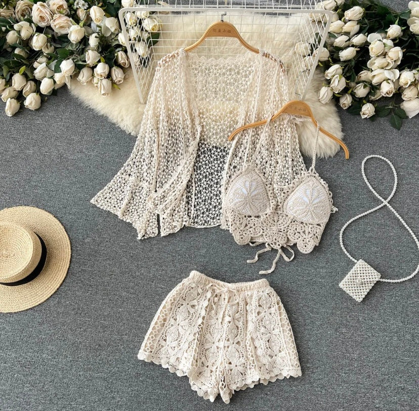 ‘By the beach’ three piece set.