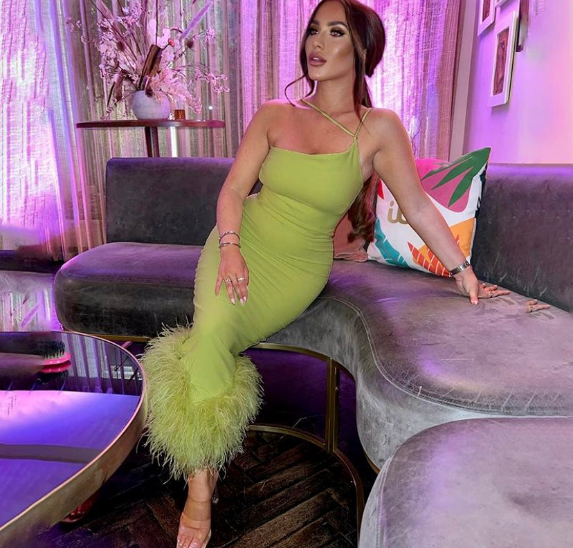 ‘Feathery’, one-shoulder, long dress.